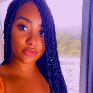 Meet your Posher, Lesle